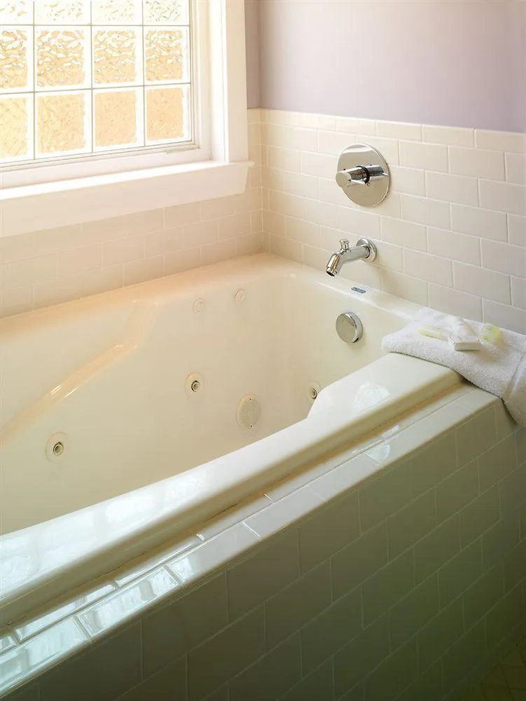Beach Spa Bed & Breakfast Virginia Beach