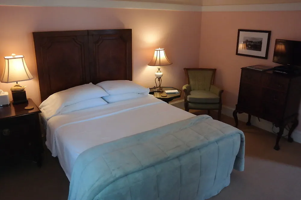 Beach Spa Bed & Breakfast Virginia Beach