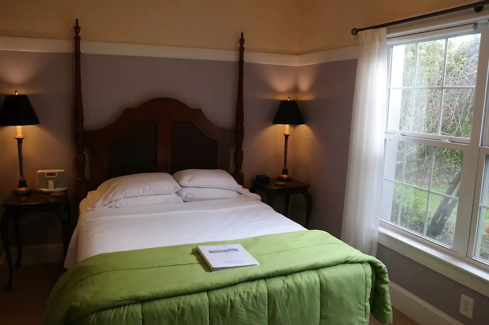Beach Spa Bed & Breakfast Virginia Beach