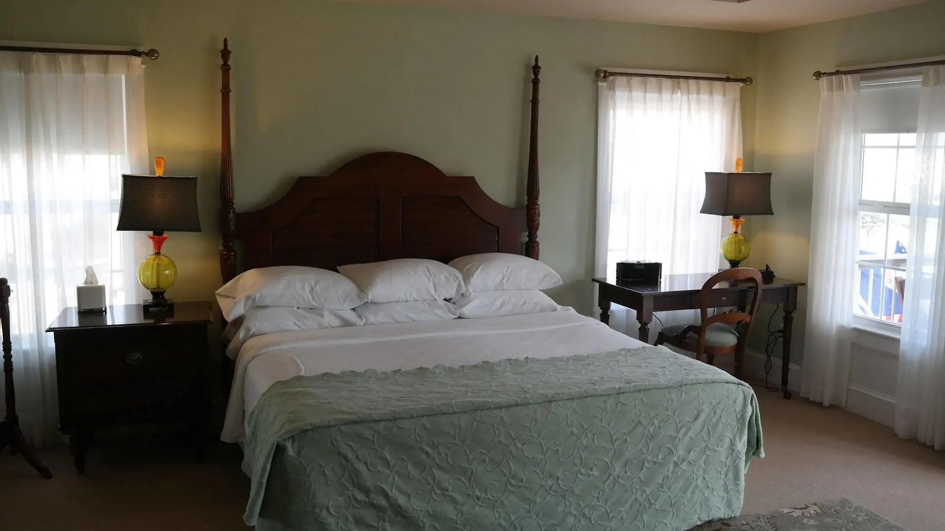 Beach Spa Bed & Breakfast Virginia Beach