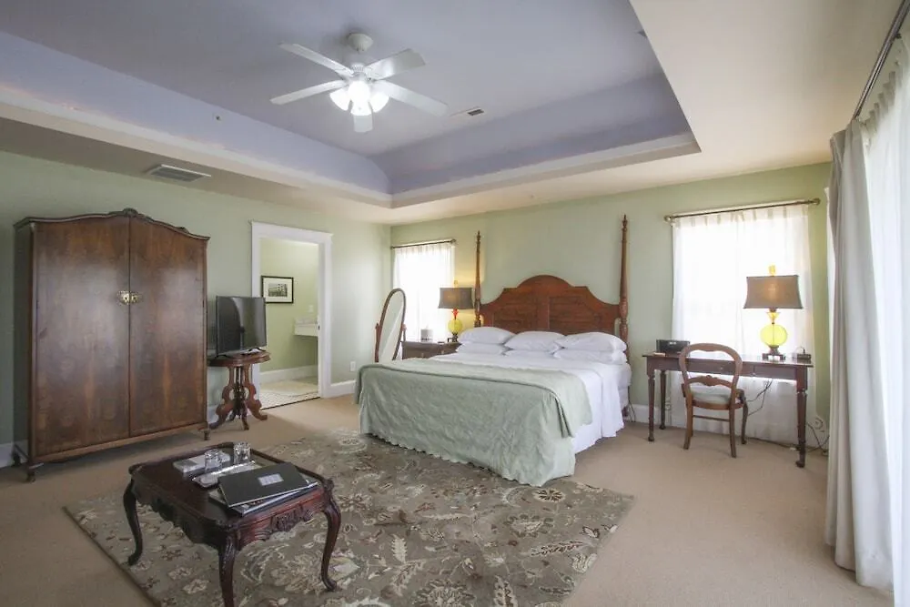 Beach Spa Bed & Breakfast Virginia Beach 4*,  United States